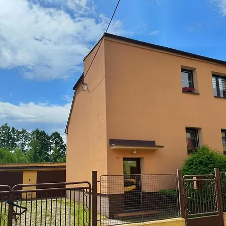Apartment Ve Druhem Patre S Parkovanim