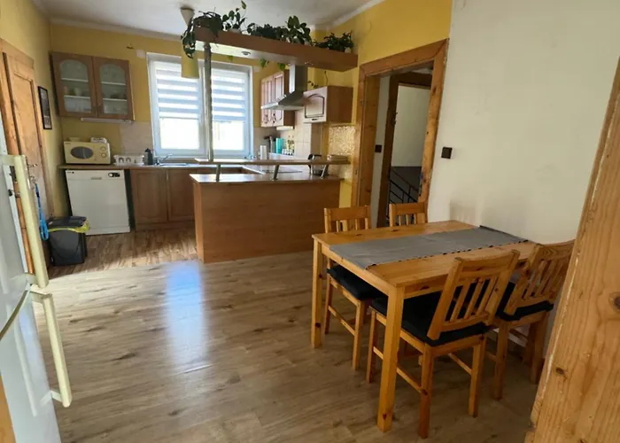 Apartment Ve Druhem Patre S Parkovanim *