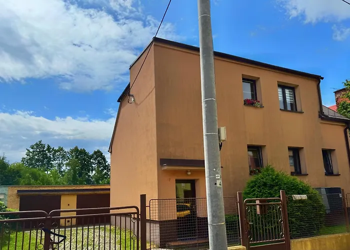 Апартаменты Ve Druhem Patre S Parkovanim