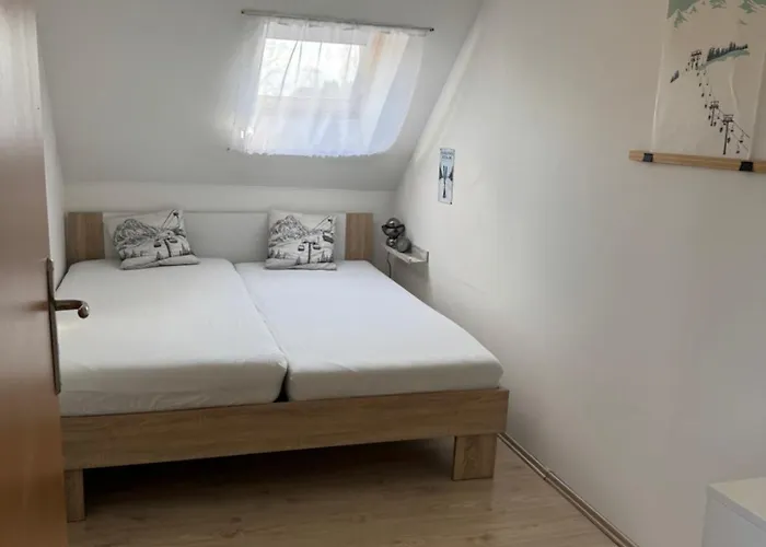 Ve Druhem Patre S Parkovanim *